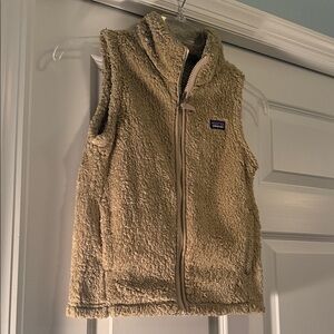 Patagonia Beige Sherpa Vest Girls Size L